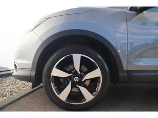 Nissan QASHQAI 1.2 N-Connecta Panoramadak Keyless 18 inch Navigatie 360 Camera Clima Cruise Getint Glas Bluetooth