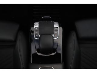 Mercedes-Benz A-Klasse 200 Advantage 164PK Automaat Panoramadak Widescreen Sportstoelen Navigatie Achteruitrijcamera Clima Parkeersensors