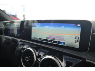 Mercedes-Benz A-Klasse 200 Advantage 164PK Automaat Panoramadak Widescreen Sportstoelen Navigatie Achteruitrijcamera Clima Parkeersensors