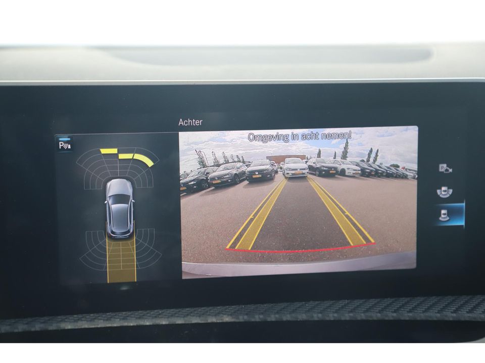 Mercedes-Benz A-Klasse 200 Advantage 164PK Automaat Panoramadak Widescreen Sportstoelen Navigatie Achteruitrijcamera Clima Parkeersensors