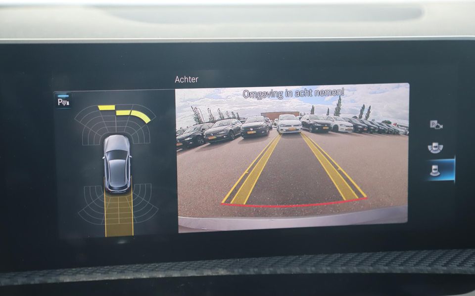 Mercedes-Benz A-Klasse 200 Advantage 164PK Automaat Panoramadak Widescreen Sportstoelen Navigatie Achteruitrijcamera Clima Parkeersensors