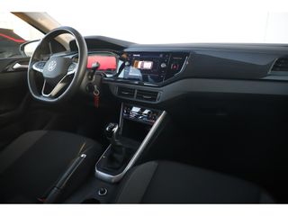 Volkswagen Polo 1.0 TSI Life Business High 95PK Nieuw Model Virtual Cockpit Navigatie Camera 15 inch Adaptive Cruise Lane Assist LED Parkeersensors Dealer onderhouden!