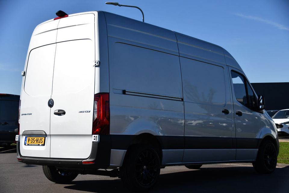 Mercedes-Benz Sprinter 315 1.9 CDI L2H2 FWD Camera, Cruise, Carplay, Automaat, 150PK, LED, Sensoren, Multimedia, UNIEK!