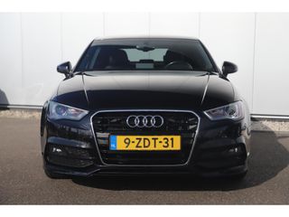 Audi A3 Limousine 1.4 TFSI CoD Ambition S Line 150PK Trekhaak Bi-Xenon Half Leder 18 inch LMV Navigatie Bluetooth Climate Cruise Control Getint Glas 2X S-Line 1500KG Trekgewicht