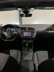 Volkswagen Tiguan 1.5 TSI R-line Pano Virtual Trekhaak NAP