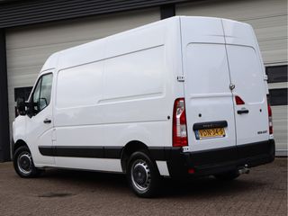 Renault Master 2.3 dCi Euro 6 136pk L2H2 - Trekhaak 2,5t KG - Navi - Camera