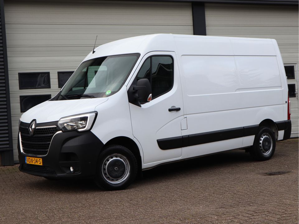 Renault Master 2.3 dCi Euro 6 136pk L2H2 - Trekhaak 2,5t KG - Navi - Camera