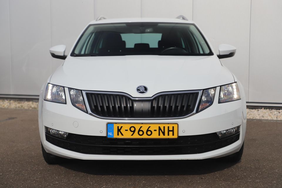 Škoda Octavia Combi 1.0 TSI Greentech Business Edition 116PK Navigatie Clima Cruise Carplay Android 16 inch LMV Stoelverwarming Front Assist LED