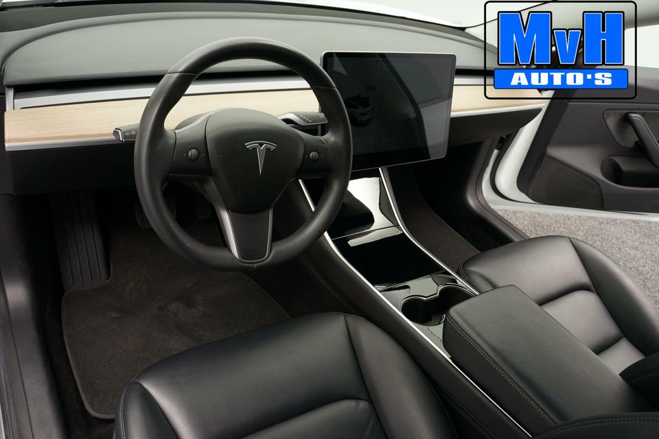 Tesla Model 3 Standard RWD Plus 60 kWh|AUTOPILOT|PANO|NAP|LEER