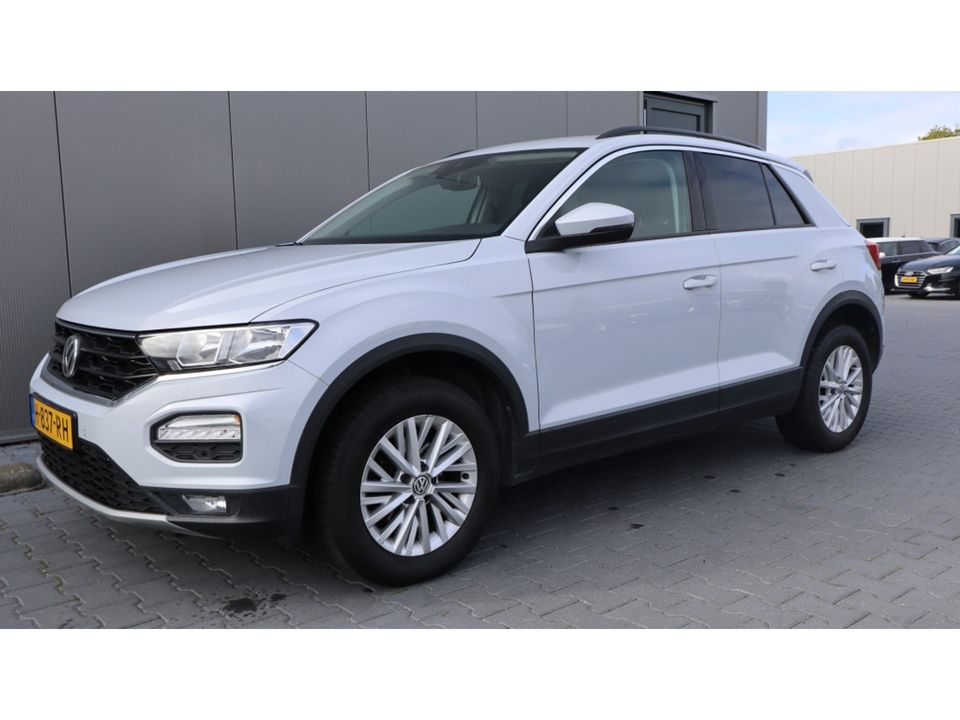 Volkswagen T-Roc 1.5 TSI Style | Apple Android | Led | Trekhaak | PDC | Nav