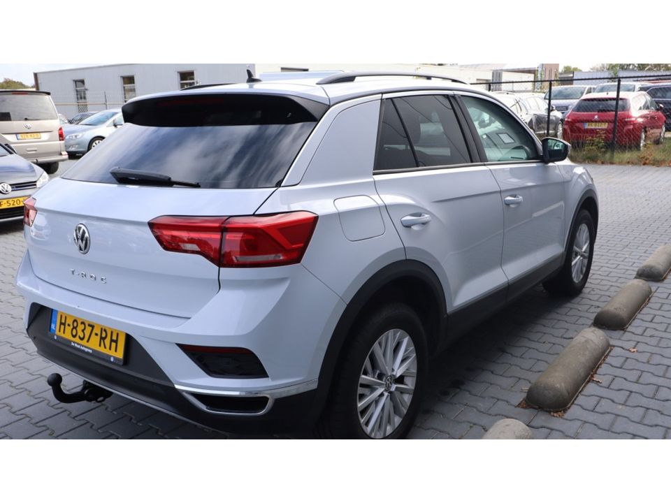 Volkswagen T-Roc 1.5 TSI Style | Apple Android | Led | Trekhaak | PDC | Nav