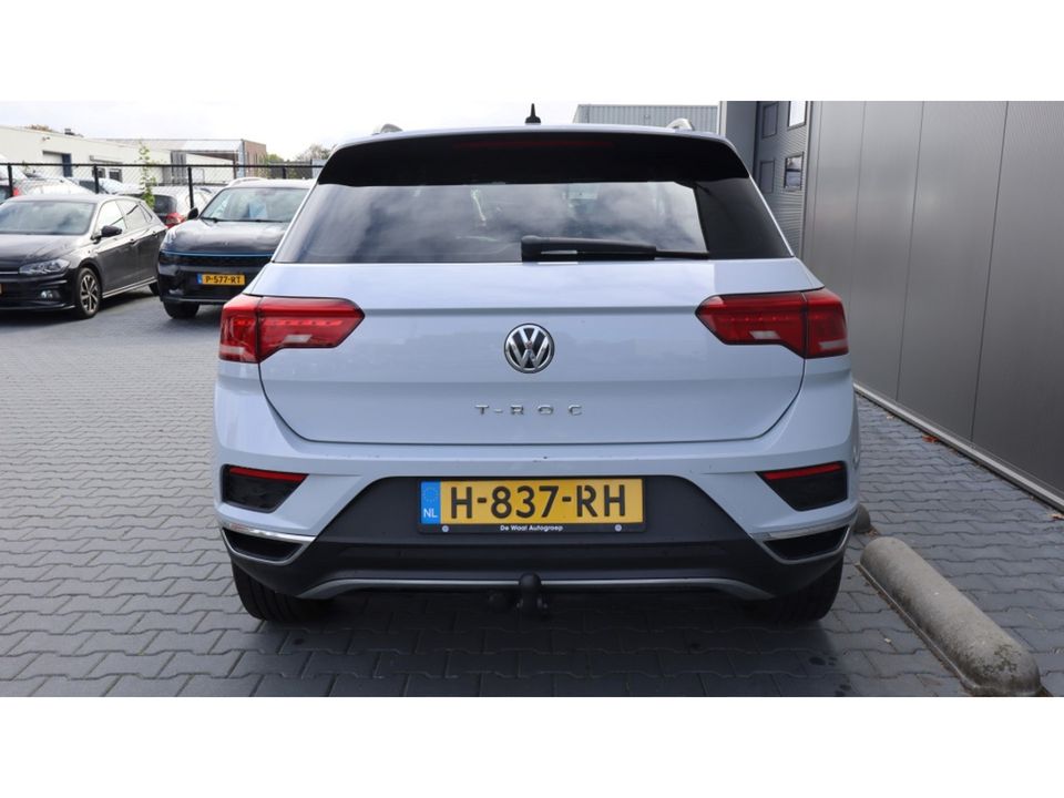 Volkswagen T-Roc 1.5 TSI Style | Apple Android | Led | Trekhaak | PDC | Nav