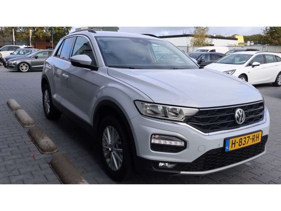 Volkswagen T-Roc 1.5 TSI Style | Apple Android | Led | Trekhaak | PDC | Nav