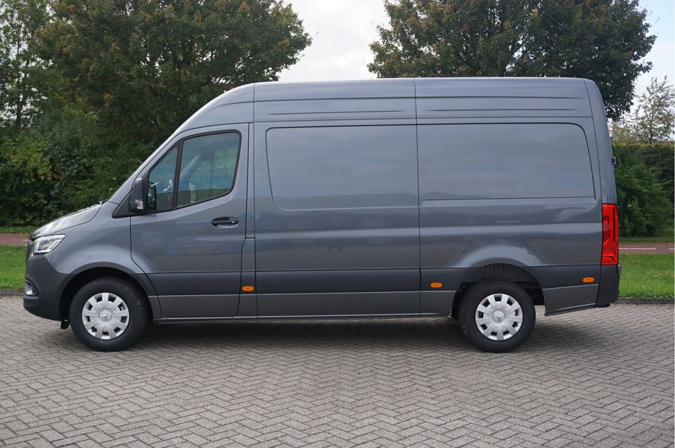 Mercedes-Benz Sprinter 317CDI Pro L2H2 10.25" Mbux Navi, Cam, Gev. Stoel, 3.5T Trekhaak, LED!! NR. 324