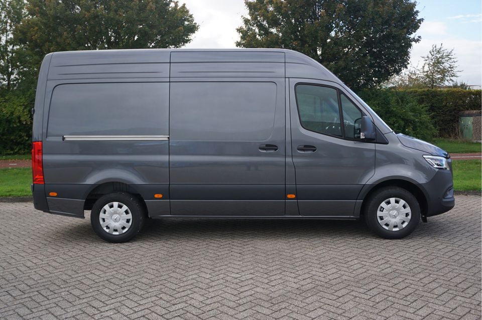 Mercedes-Benz Sprinter 317CDI Pro L2H2 10.25" Mbux Navi, Cam, Gev. Stoel, 3.5T Trekhaak, LED!! NR. 324