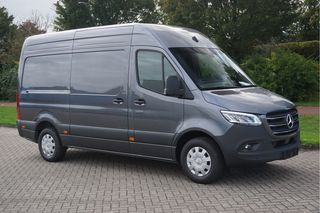 Mercedes-Benz Sprinter 317CDI Pro L2H2 10.25" Mbux Navi, Cam, Gev. Stoel, 3.5T Trekhaak, LED!! NR. 324