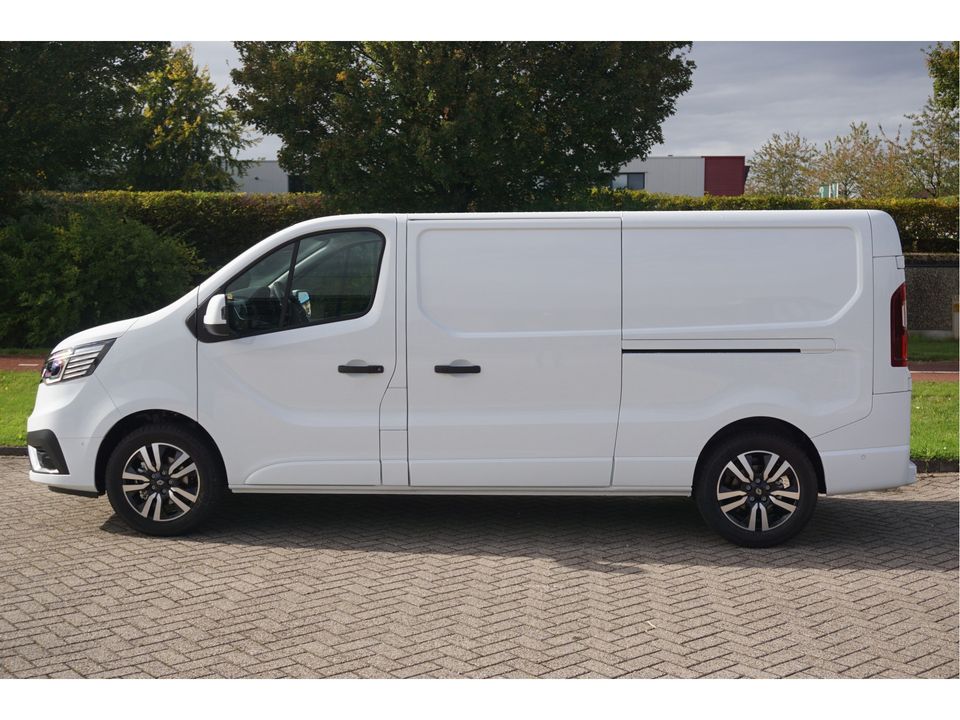 Renault Trafic 2.0 170PK L2H1 EDC Automaat Navi, LM Velg, Betimmering, Trekhaak, 2x Schuifdeur!! NR. 331