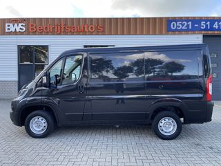 Peugeot Boxer 330 2.0 BlueHDI 130pk L1H1 Premium Pack / vaste prijs rijklaar € 12.950 ex btw / euro 6 diesel / airco / cruise / navi / camera / bijrijdersbank / trekhaak 2500 kg