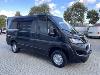 Peugeot Boxer 330 2.0 BlueHDI 130pk L1H1 Premium Pack / vaste prijs rijklaar € 12.950 ex btw / euro 6 diesel / airco / cruise / navi / camera / bijrijdersbank / trekhaak 2500 kg