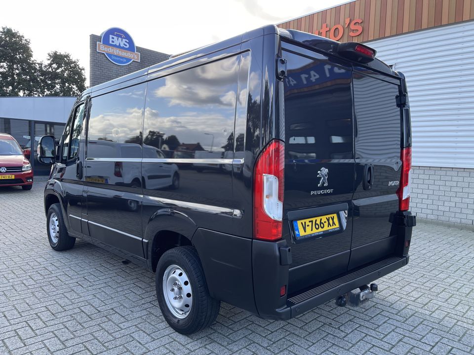 Peugeot Boxer 330 2.0 BlueHDI 130pk L1H1 Premium Pack / vaste prijs rijklaar € 12.950 ex btw / euro 6 diesel / airco / cruise / navi / camera / bijrijdersbank / trekhaak 2500 kg