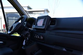 Renault Master T35 2.3 dCi 135 L2H2 PB Edition Camera, Cruise, Multimedia, 136Pk, Carplay, Sensoren,