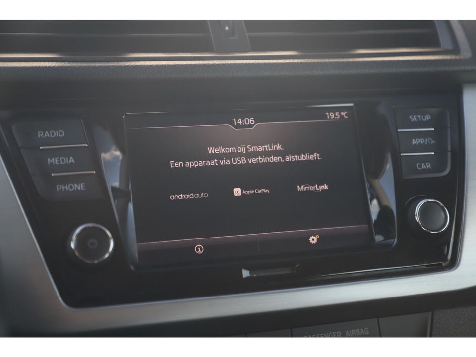 Škoda Fabia Combi 1.0 TSI Ambition 95PK Carplay Android Navigatie Airco Cruise Parkeersensor Front Assist