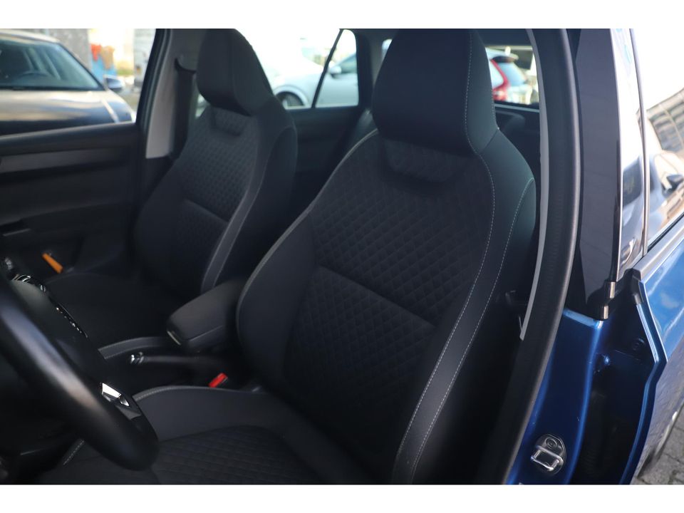 Škoda Fabia Combi 1.0 TSI Style 95PK RS Stoelen Navigatie Clima Cruise 16 inch LMV Parkeersensor Getint Glas Zwarte Hemel