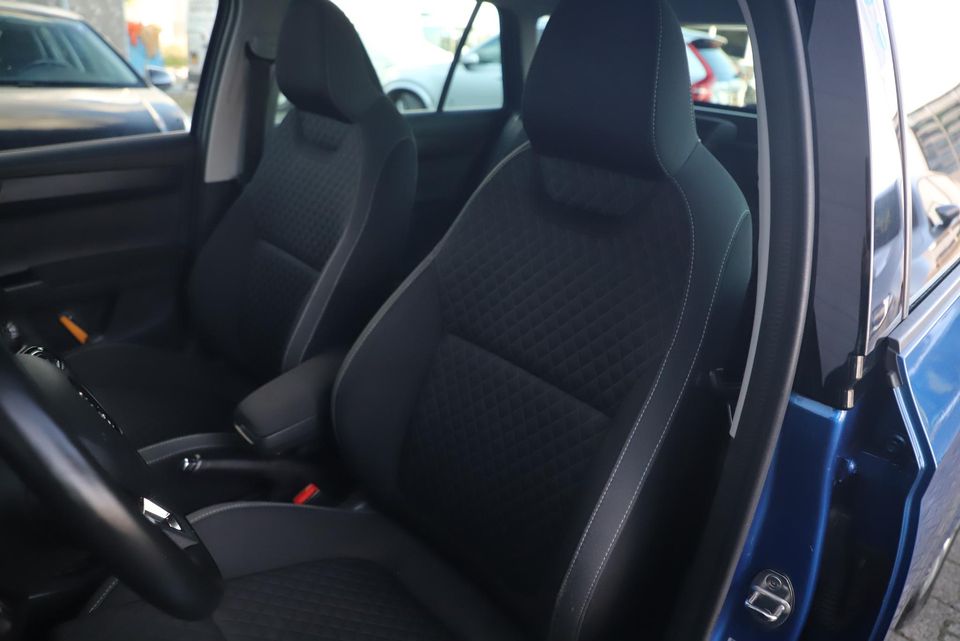 Škoda Fabia Combi 1.0 TSI Style 95PK RS Stoelen Navigatie Clima Cruise 16 inch LMV Parkeersensor Getint Glas Zwarte Hemel