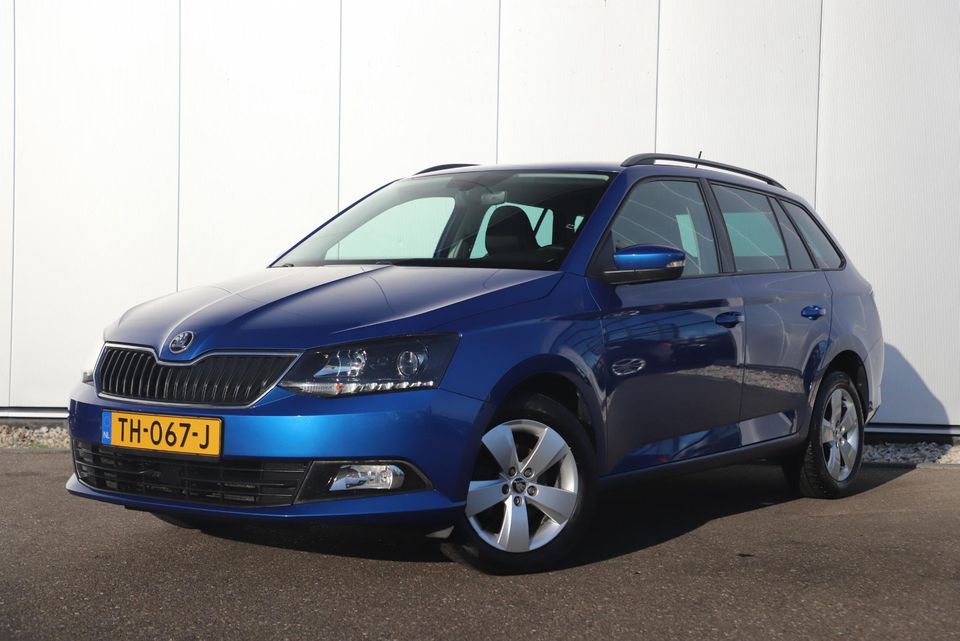 Škoda Fabia Combi 1.0 TSI Style 95PK RS Stoelen Navigatie Clima Cruise 16 inch LMV Parkeersensor Getint Glas Zwarte Hemel