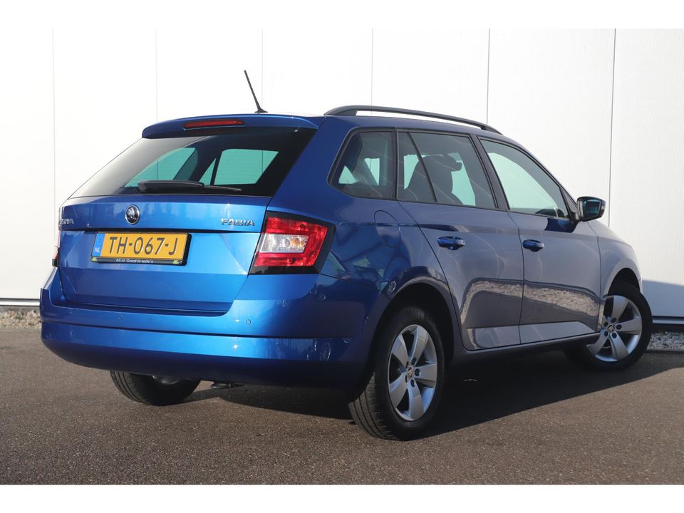 Škoda Fabia Combi 1.0 TSI Style 95PK RS Stoelen Navigatie Clima Cruise 16 inch LMV Parkeersensor Getint Glas Zwarte Hemel