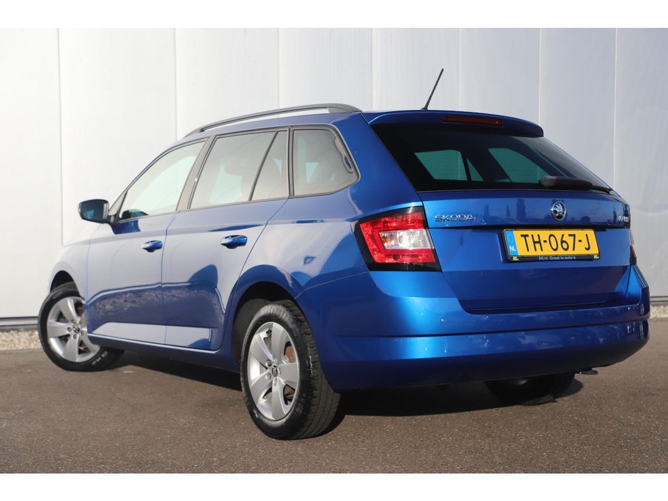 Škoda Fabia Combi 1.0 TSI Style 95PK RS Stoelen Navigatie Clima Cruise 16 inch LMV Parkeersensor Getint Glas Zwarte Hemel