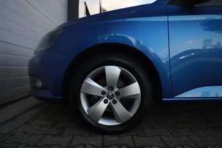 Škoda Fabia Combi 1.0 TSI Style 95PK RS Stoelen Navigatie Clima Cruise 16 inch LMV Parkeersensor Getint Glas Zwarte Hemel