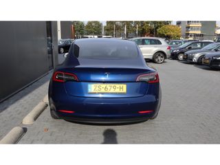 Tesla Model 3 Stnd.RWD Plus 60 kWh | 19Inch | autopilot | Leder | Mooi