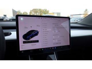 Tesla Model 3 Stnd.RWD Plus 60 kWh | 19Inch | autopilot | Leder | Mooi