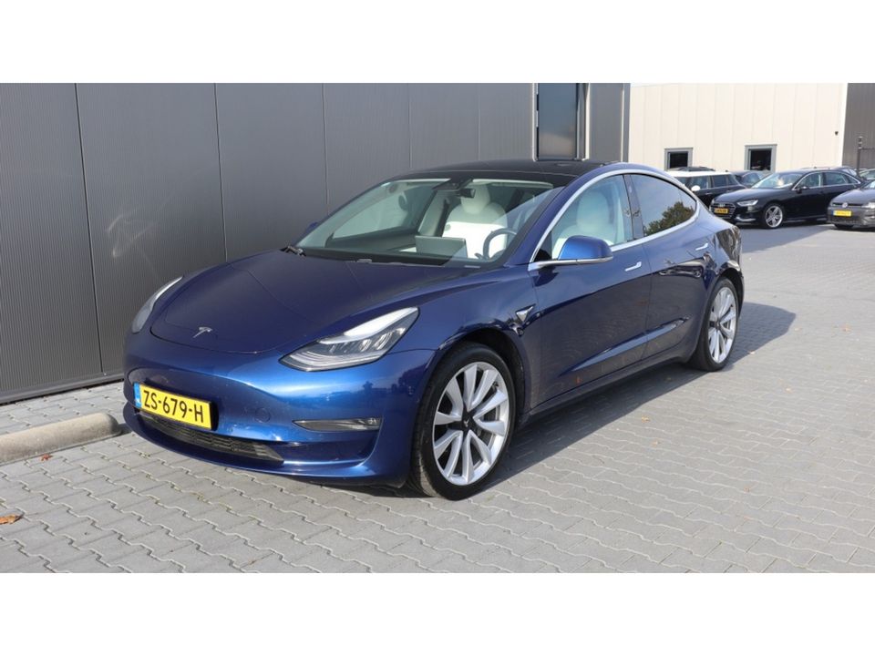 Tesla Model 3 Stnd.RWD Plus 60 kWh | 19Inch | autopilot | Leder | Mooi