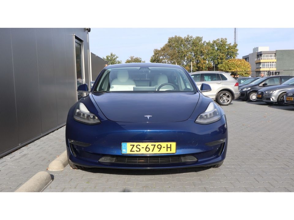 Tesla Model 3 Stnd.RWD Plus 60 kWh | 19Inch | autopilot | Leder | Mooi