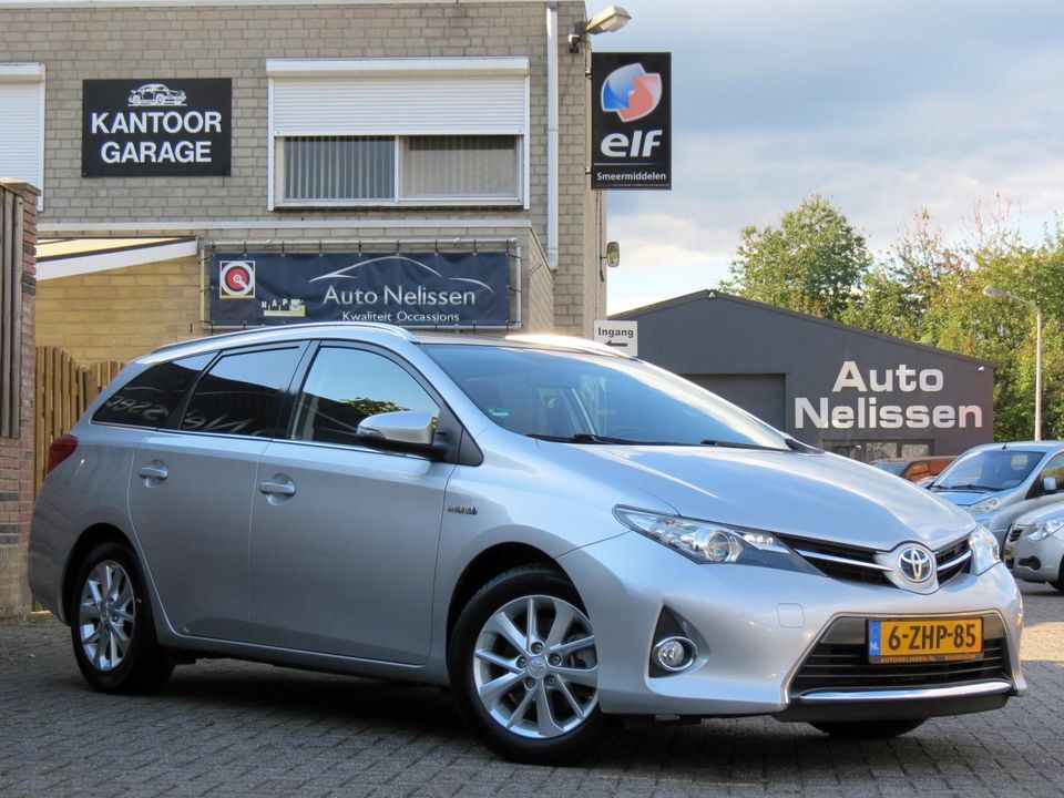 Toyota Auris Touring Sports 1.8 Hybrid Lease DEALER ONDERHOUDEN | 81.632 KM NAP| PANORAMADAK | NAVI | CAMERA | CLIMA-AIRCO |