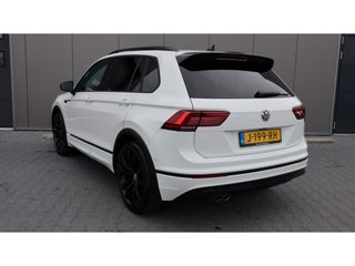 Volkswagen Tiguan 1.5 TSI Highl. Bus R | R-line | Pano | Led | Black Style | Trekh