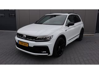 Volkswagen Tiguan 1.5 TSI Highl. Bus R | R-line | Pano | Led | Black Style | Trekh