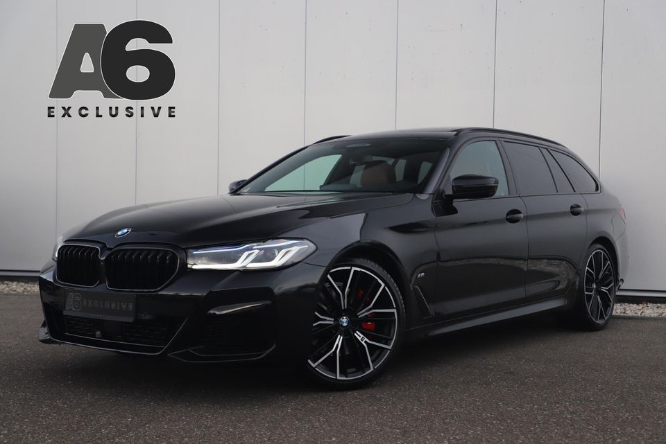 BMW 5 Serie Touring 530i M Sport Plus 252PK M Sport Laser LED Panoramadak Harman Kardon Wegklapbare Trekhaak Nappa Leder Memory Sfeerverlichting Shadow Line 360 Camera 20 inch LMV