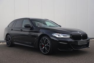 BMW 5 Serie Touring 530i M Sport Plus 252PK M Sport Laser LED Panoramadak Harman Kardon Wegklapbare Trekhaak Nappa Leder Memory Sfeerverlichting Shadow Line 360 Camera 20 inch LMV