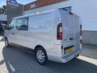 Renault Trafic 2.0 dCi 145pk automaat T29 L2H1 DC 6 persoons Business / vaste prijs rijklaar € 25.950 ex btw / lease vanaf € 463 / airco / cruise / navi / camera / zilver metallic / euro 6 diesel