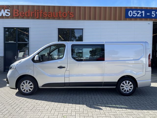 Renault Trafic 2.0 dCi 145pk automaat T29 L2H1 DC 6 persoons Business / vaste prijs rijklaar € 25.950 ex btw / lease vanaf € 463 / airco / cruise / navi / camera / zilver metallic / euro 6 diesel