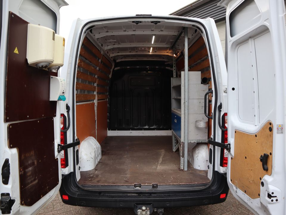 Renault Master 2.3 dCi Euro 6 136pk L2H2 - Trekhaak 2,5t KG - Navi - Camera