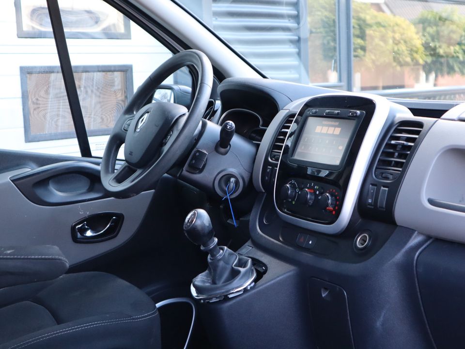 Renault Trafic 1.6 dCi 126pk EURO 6 L2 DC 6 Pers. - Trekhaak - Navi - Cruise