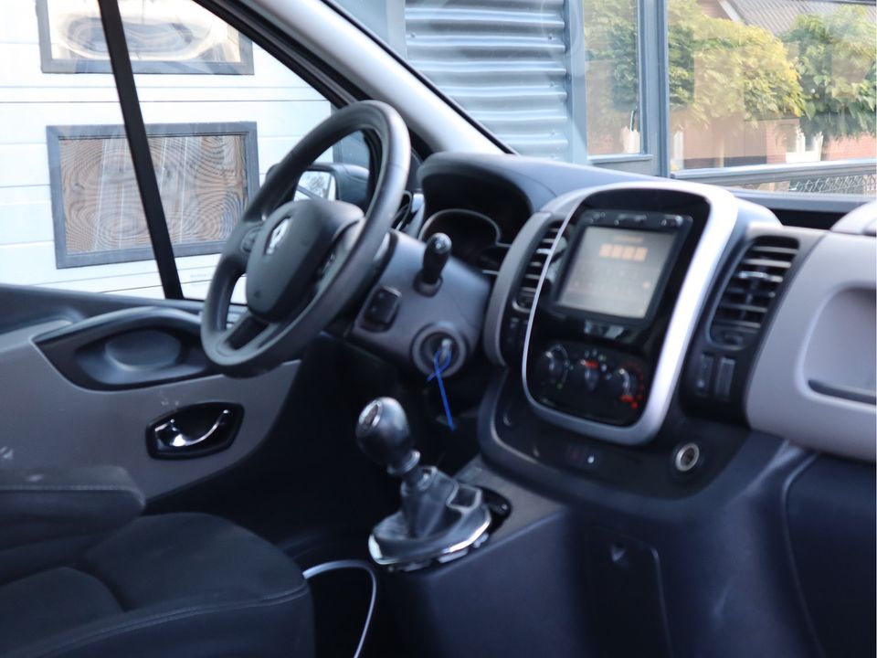 Renault Trafic 1.6 dCi 126pk EURO 6 L2 DC 6 Pers. - Trekhaak - Navi - Cruise