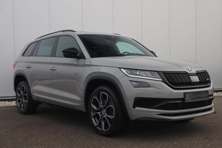 Škoda Kodiaq 2.0 TDI 4X4 Business 240PK Grijskenteken Full Options Wegklapbare trekhaak RS Stoelen 20 inch Memory Stoel Navigatie Camera Sfeerverlichting Adaptive Cruise Lane Assist