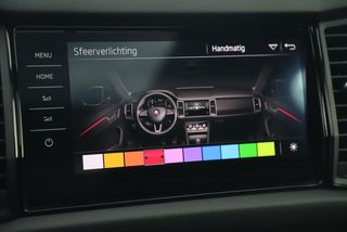 Škoda Kodiaq 2.0 TDI 4X4 Business 240PK Grijskenteken Full Options Wegklapbare trekhaak RS Stoelen 20 inch Memory Stoel Navigatie Camera Sfeerverlichting Adaptive Cruise Lane Assist