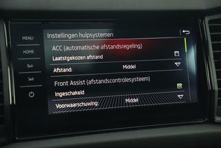 Škoda Kodiaq 2.0 TDI 4X4 Business 240PK Grijskenteken Full Options Wegklapbare trekhaak RS Stoelen 20 inch Memory Stoel Navigatie Camera Sfeerverlichting Adaptive Cruise Lane Assist