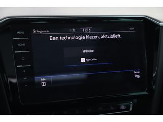 Volkswagen Passat Variant 1.5 TSI Elegance Business R 150PK DSG Automaat Unieke Kleur! Panoramadak Virtual Cockpit Sfeerverlichting Full LED Half Leder ErgoComfort 17 inch LMV Keyless Navigatie Camera R-Line Aquamarine Blue